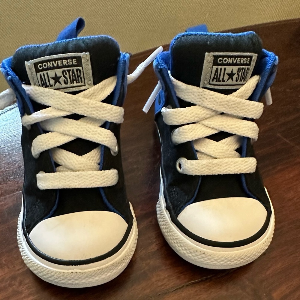 Toddler boys high top Converse